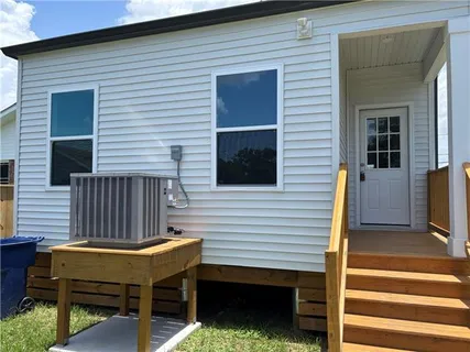 $239,900 | 2444 Huey P Long Avenue, Gretna, LA 70053