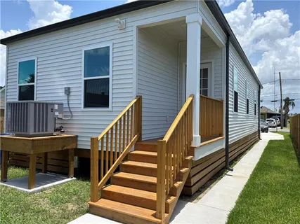 $239,900 | 2444 Huey P Long Avenue, Gretna, LA 70053