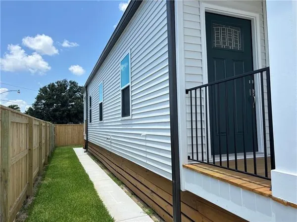$239,900 | 2444 Huey P Long Avenue, Gretna, LA 70053