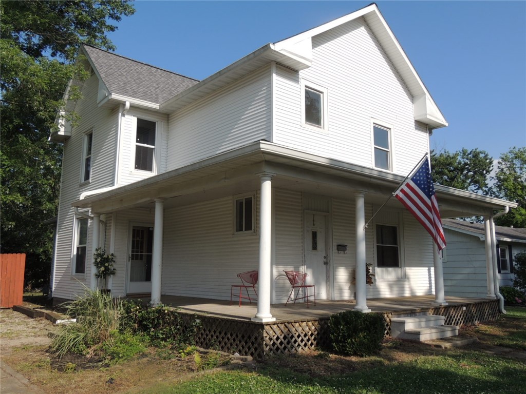 401 South 3rd Street Altamont, IL 62411 - Photo 4 of 40
