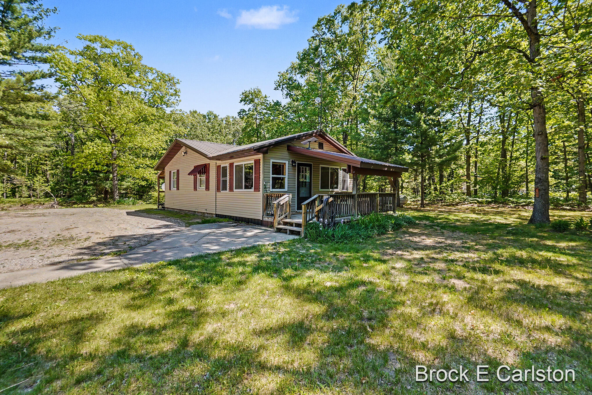 17455 Hoxeyville Road Wellston, MI 49689 - Photo 1 of 37 DSC04008
