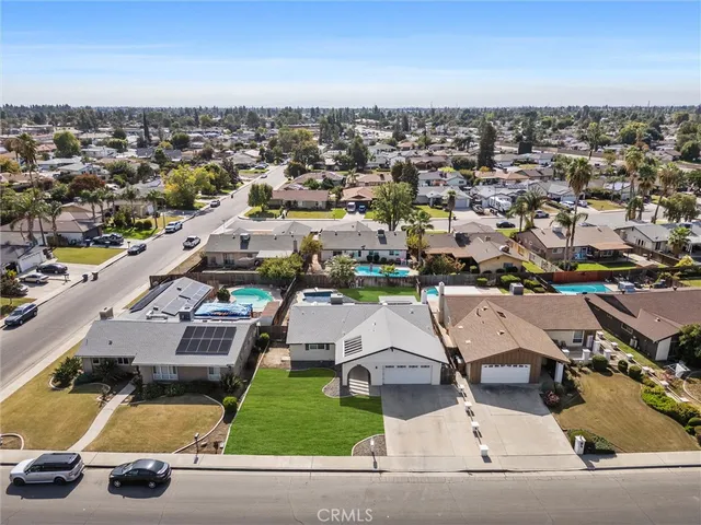 $399,900 | 5005 Surrey Lane, Bakersfield, CA 93309