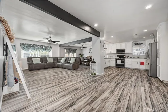 $399,900 | 5005 Surrey Lane, Bakersfield, CA 93309