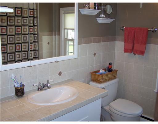 40 Curtis Road Portland, ME 04103 - Photo 17 of 25 Bathroom.