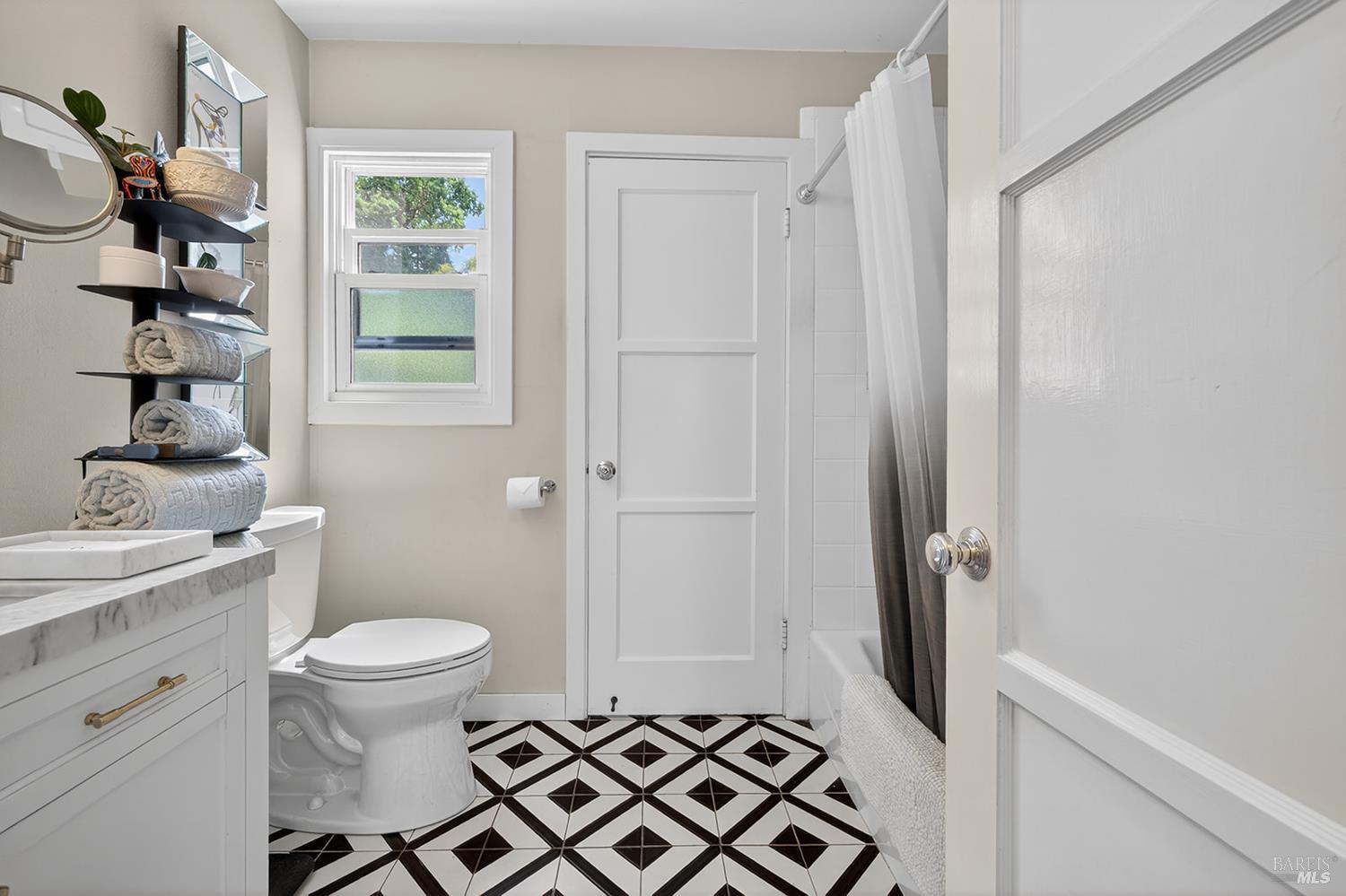 1832 Wright Street Santa Rosa, CA 95404 - Photo 15 of 25 Gallery Image 15