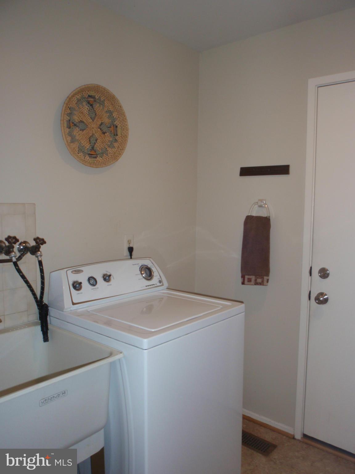 1406 Wolftrap Run Road Vienna, VA 22182 - Photo 17 of 30 Interior (General)