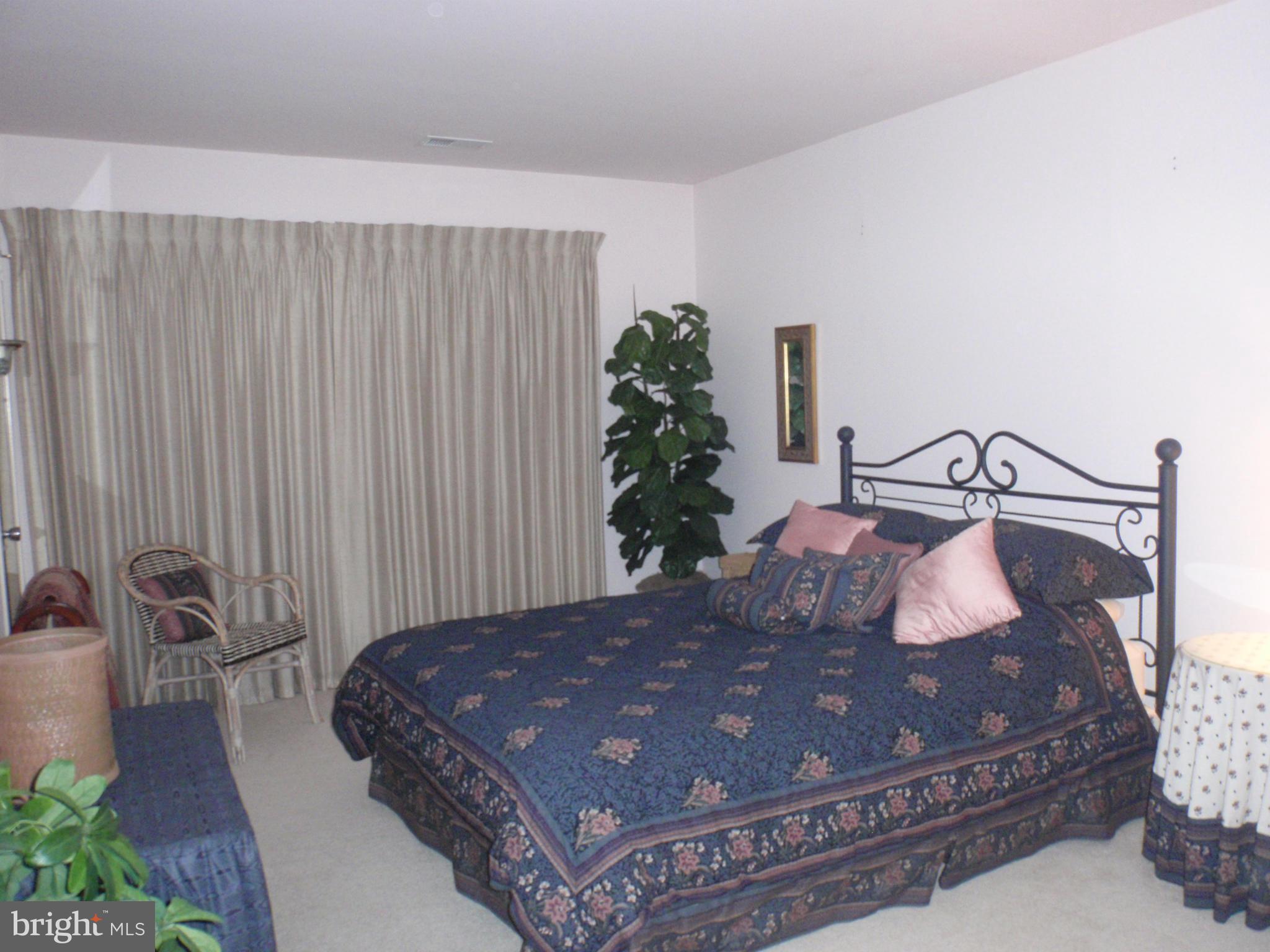 1406 Wolftrap Run Road Vienna, VA 22182 - Photo 22 of 30 Bedroom