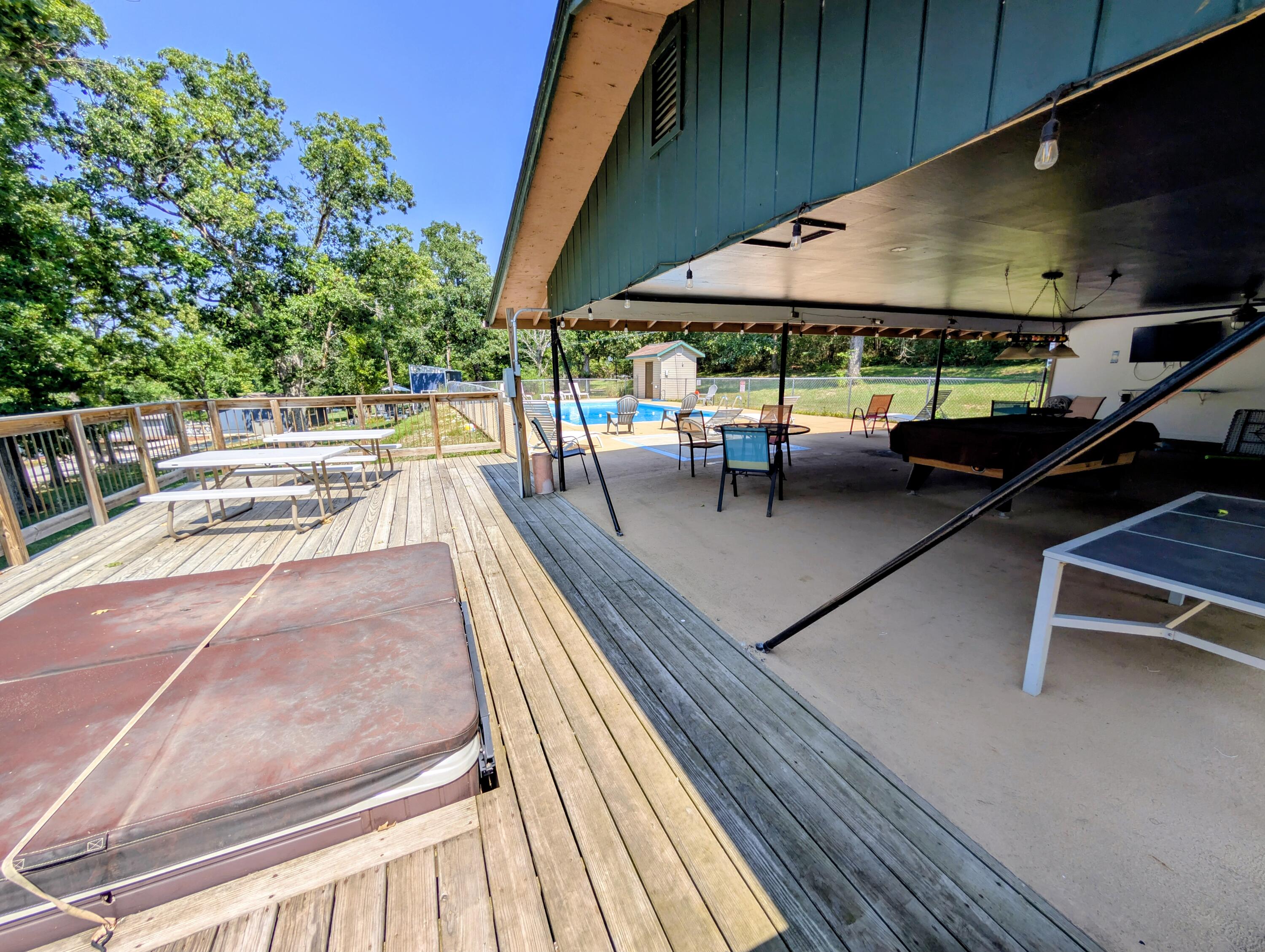 Hot Tub-Pool-Rec