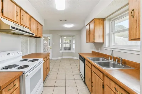 $235,000 | 3200 Jennifer Court, Marrero, LA 70072