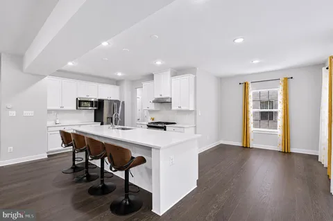 $597,000 | 532 Luchu Way, Newark, DE 19702