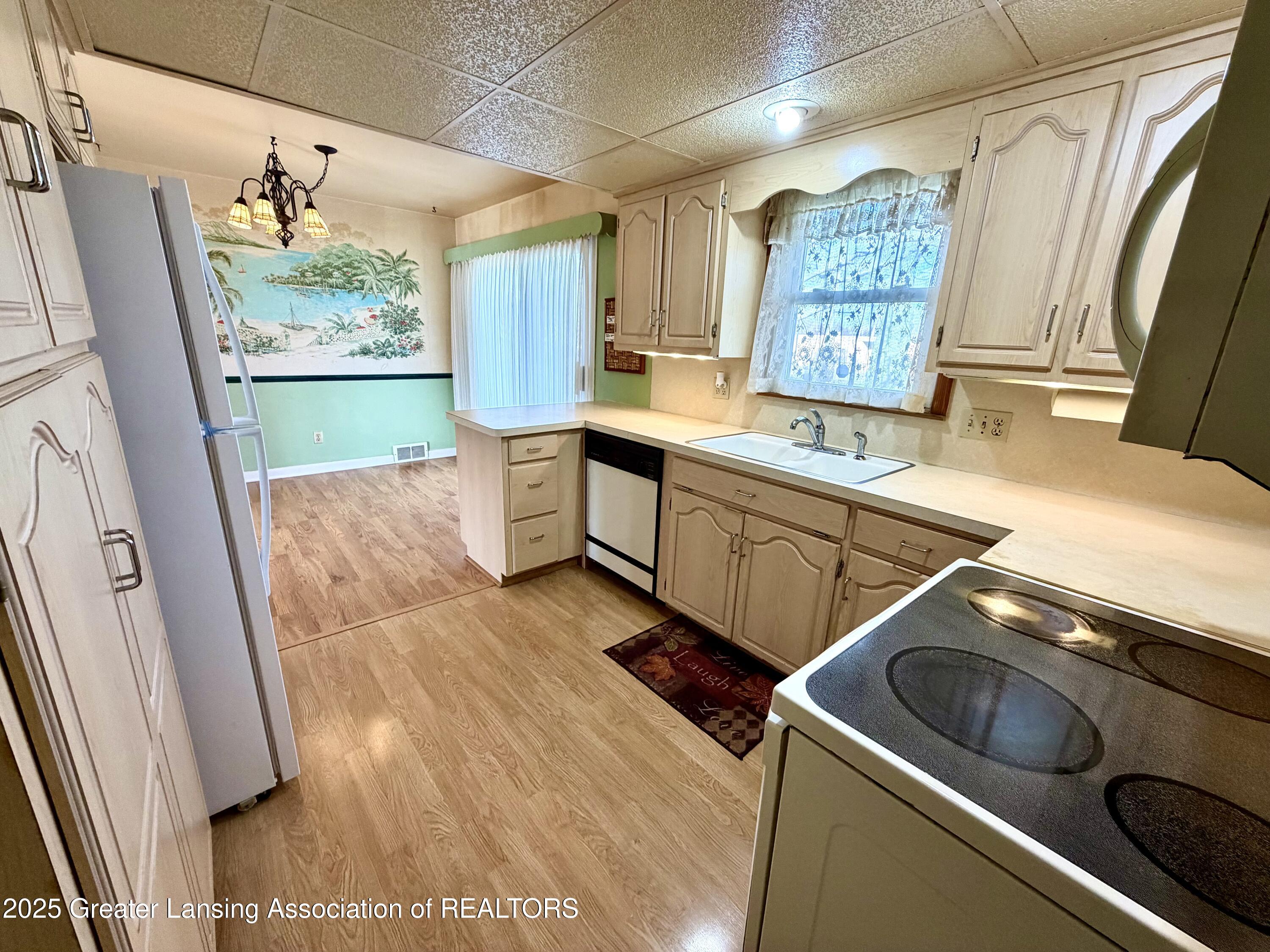 7520 Williamsburg Road Lansing, MI 48917 - Photo 13 of 35 IMG_0783