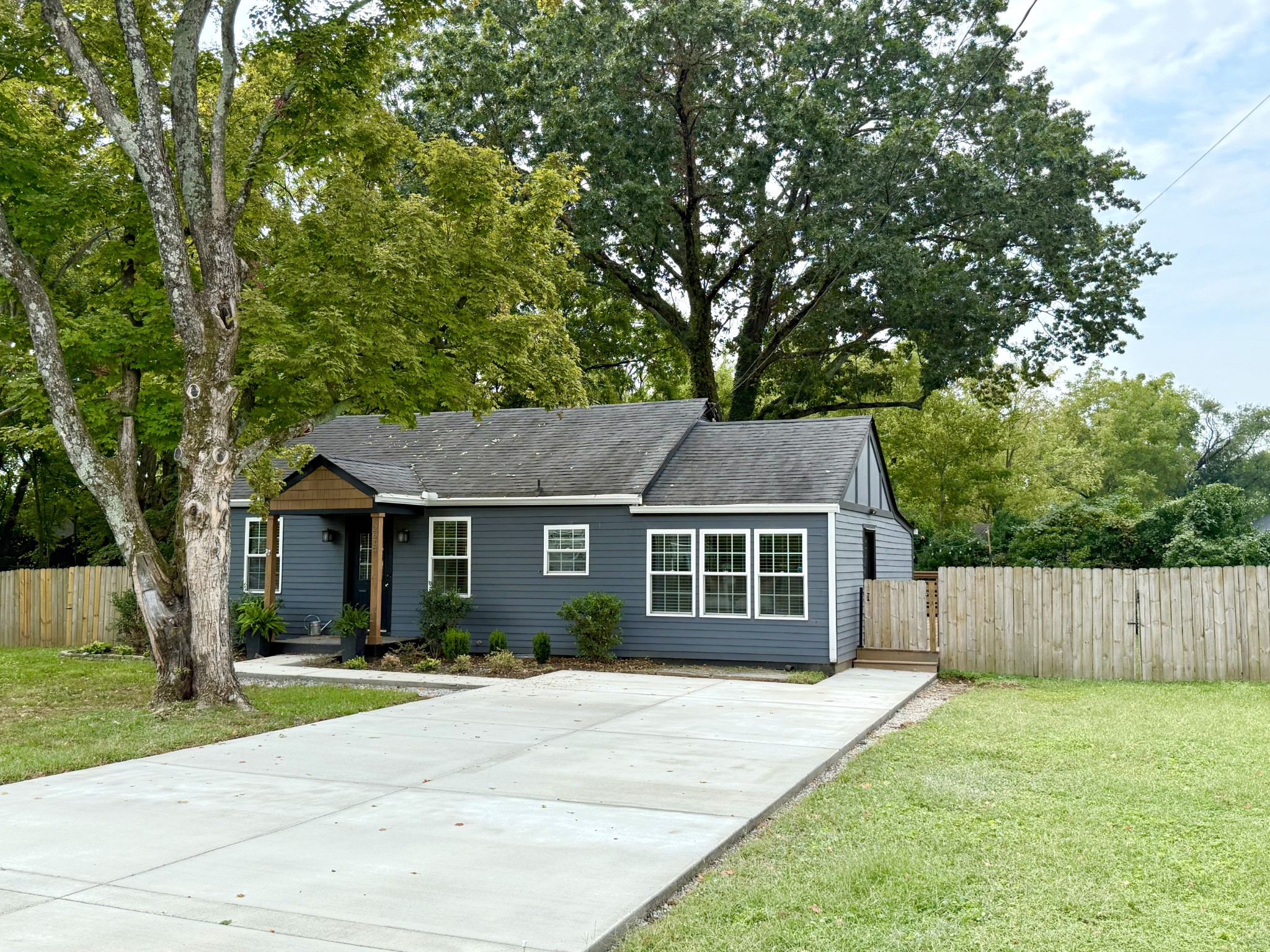 2614 Live Oak Road Nashville, TN 37210 - Photo 2 of 37 front view of a house with a yard
