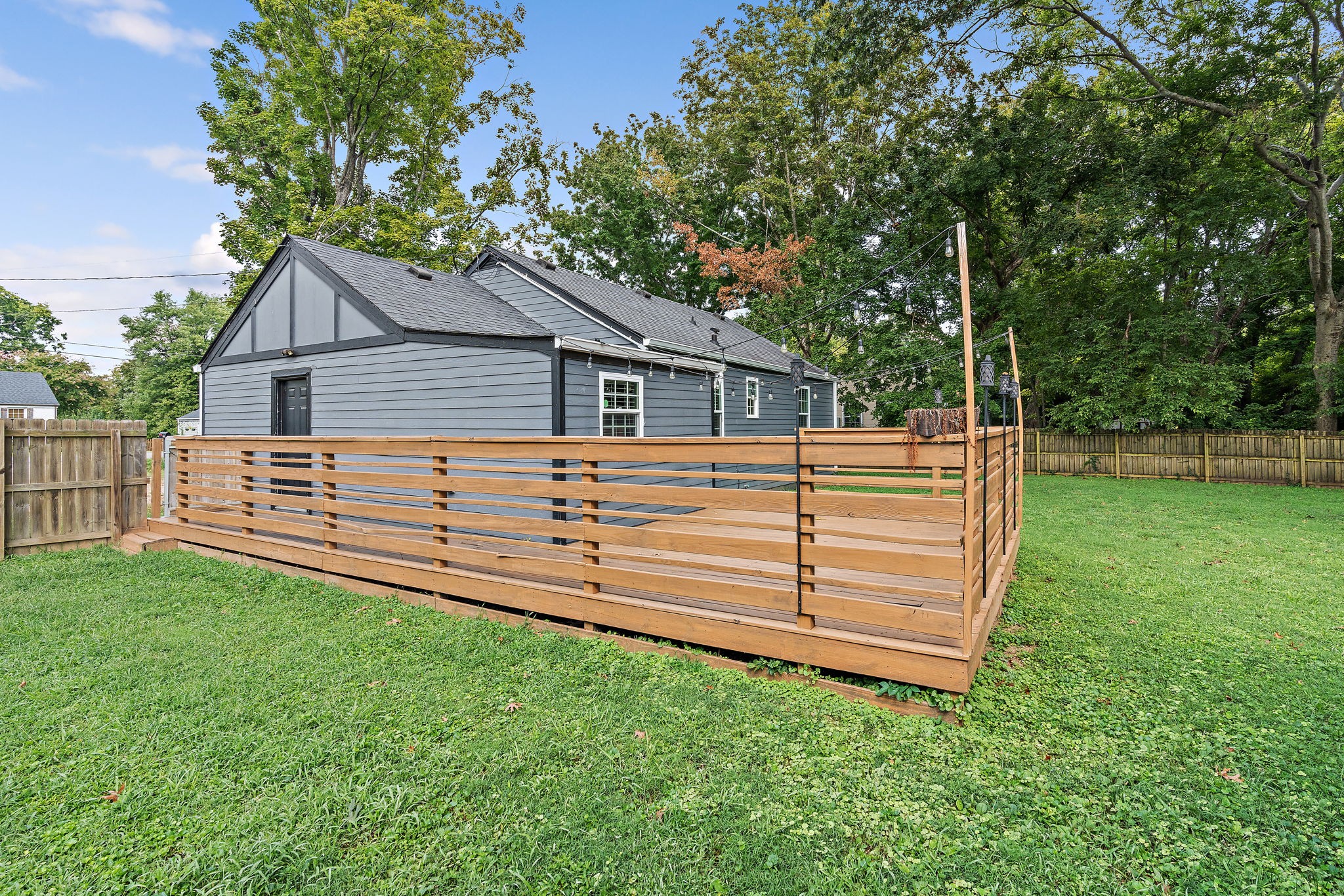 2614 Live Oak Road Nashville, TN 37210 - Photo 24 of 37 a house view with a garden space