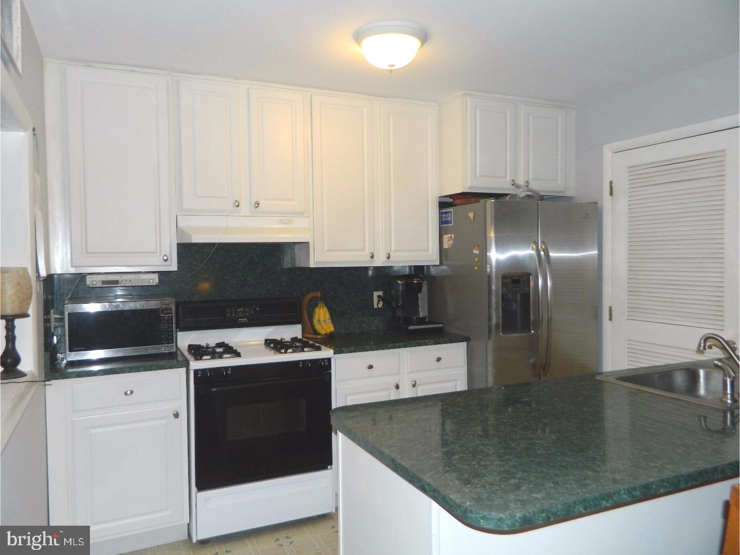 12144 Rambler Road Philadelphia, PA 19154 - Photo 3 of 10 Kitchen
