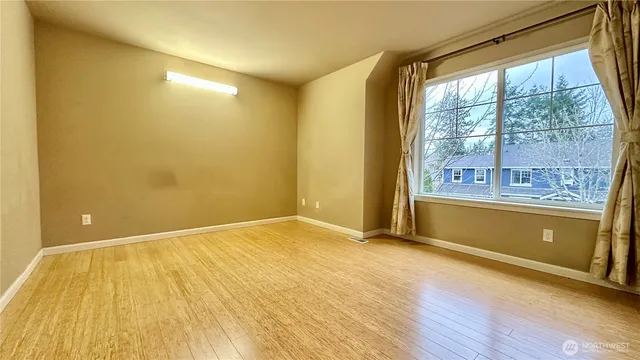 $3,950 | 11441 178th Place Northeast, Redmond, WA 98052