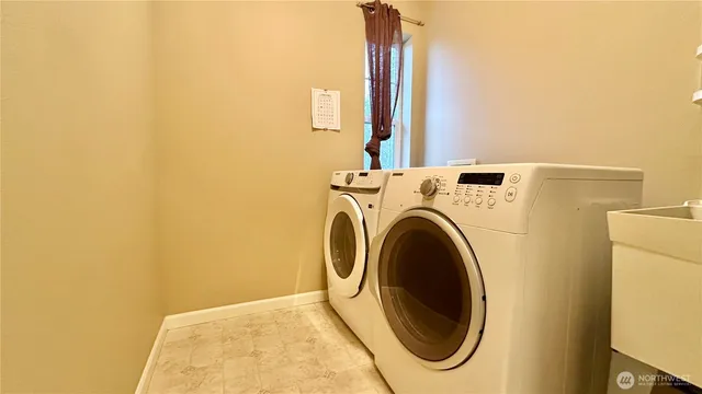 $3,950 | 11441 178th Place Northeast, Redmond, WA 98052