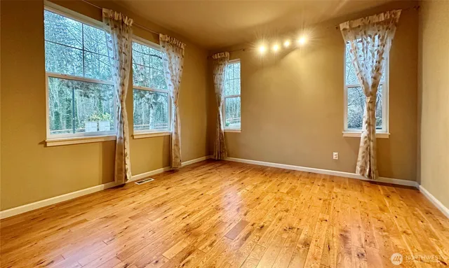 $3,950 | 11441 178th Place Northeast, Redmond, WA 98052