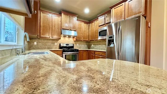 $3,950 | 11441 178th Place Northeast, Redmond, WA 98052