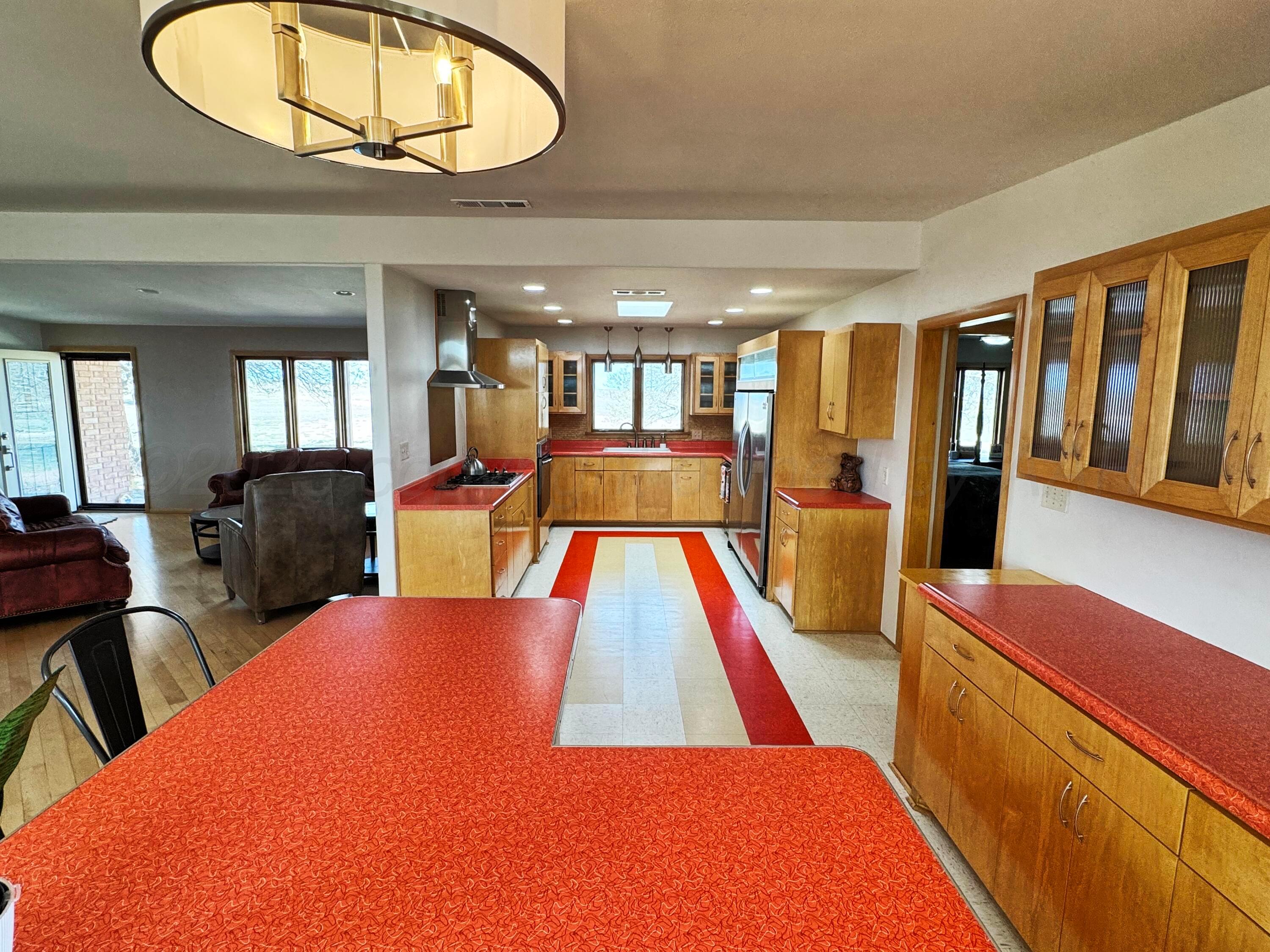 12885 Highway 83 Perryton, TX 79070 - Photo 5 of 40 an outdoor space with furniture