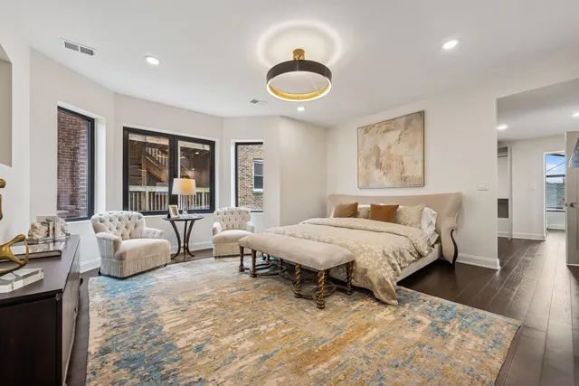 a view of livingroom with hardwood
