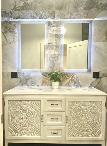 $2,400,000 | 4730 South Greenwood Avenue, Chicago, IL 60615