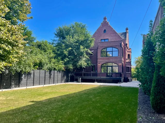 $2,400,000 | 4730 South Greenwood Avenue, Chicago, IL 60615