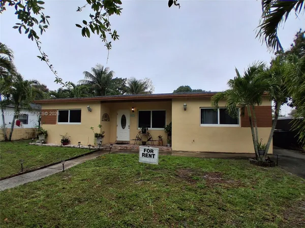$1,700 | 880 Northwest 129th Street, North Miami, FL 33168