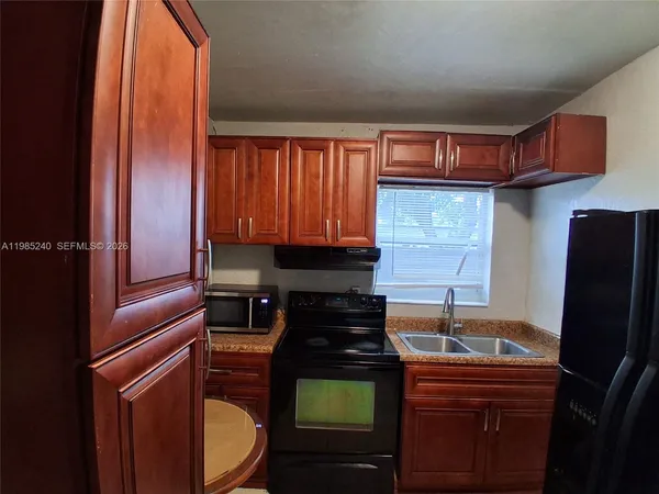 $1,700 | 880 Northwest 129th Street, North Miami, FL 33168
