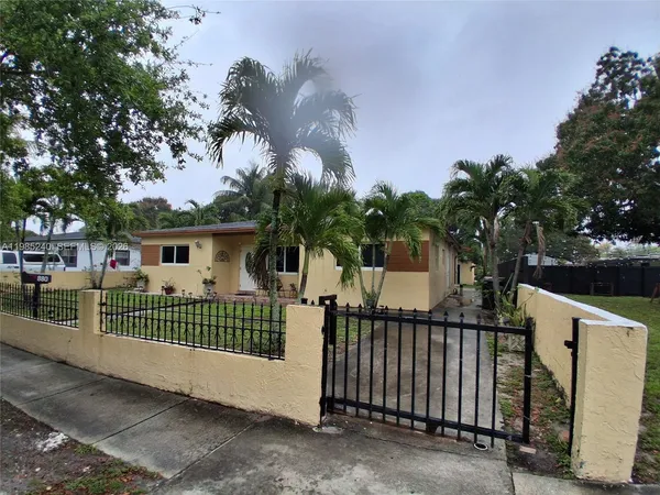 $1,700 | 880 Northwest 129th Street, North Miami, FL 33168