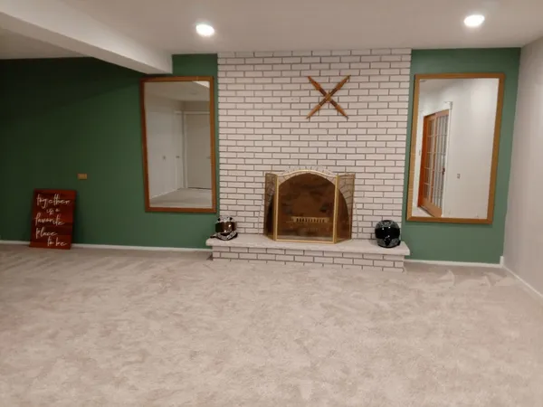 $3,300 | 4N580 Chatham Court, West Chicago, IL 60185