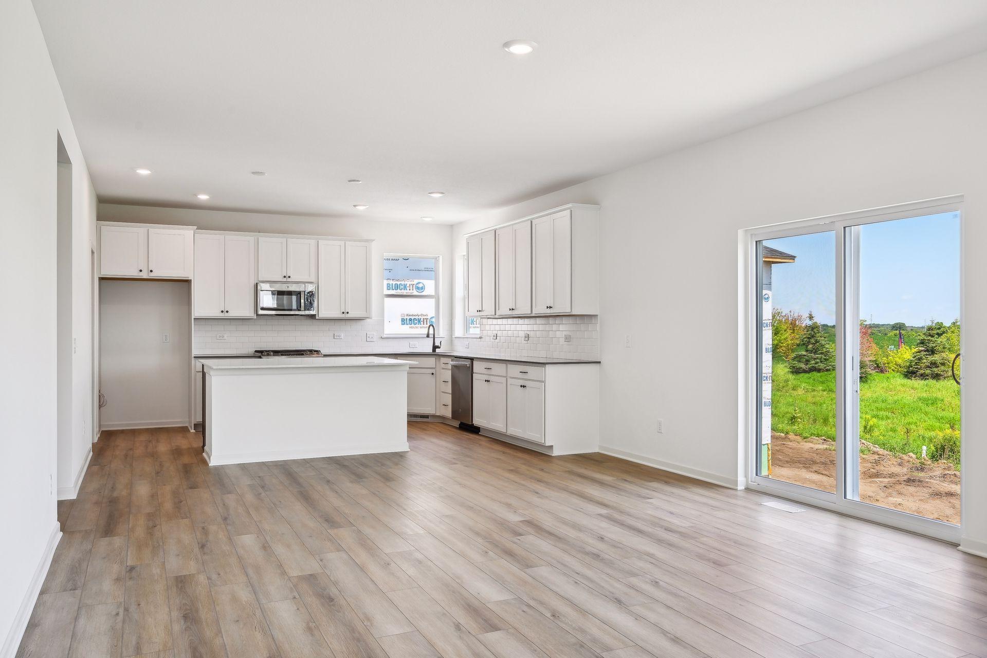 3067 Trinity Drive Shakopee, MN 55379 - Photo 3 of 22