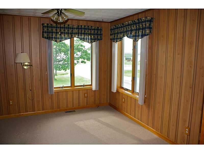 1526 Chapman Road Mapleton, ME 04757 - Photo 11 of 27 Den/Family/Great Room.