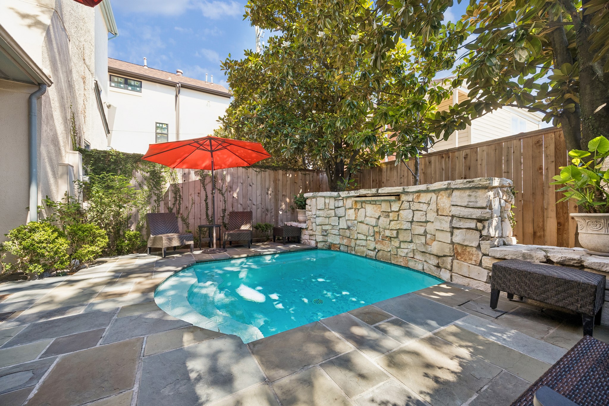 2207 Dunraven Lane Houston, TX 77019 - Photo 26 of 33 East and West sun across the back-yard AND Southern exposure for the winter monthsn!