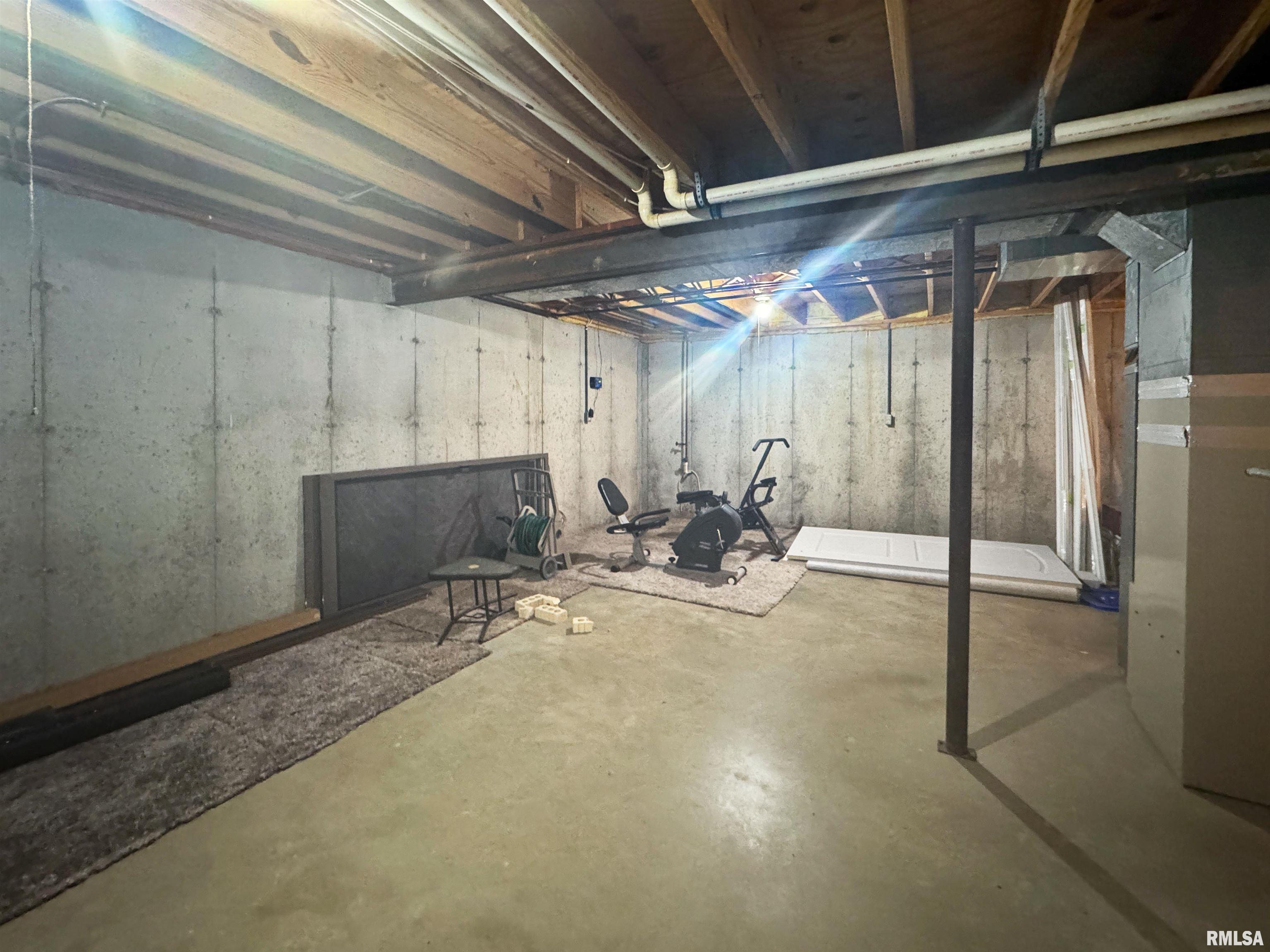 972-910 910 E Street Mount Sterling, IL 62353 - Photo 15 of 20