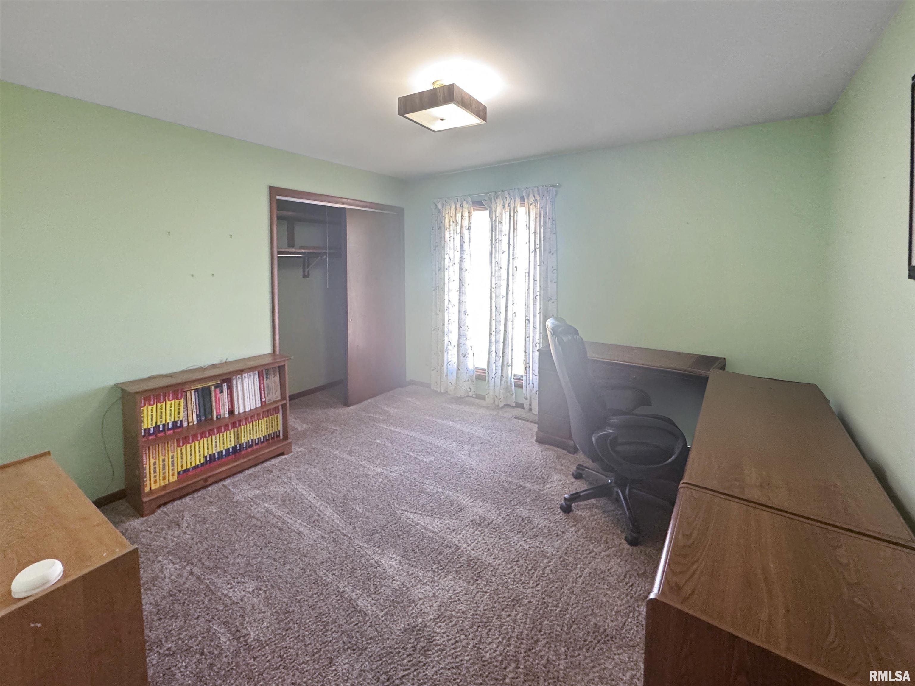 972-910 910 E Street Mount Sterling, IL 62353 - Photo 6 of 20