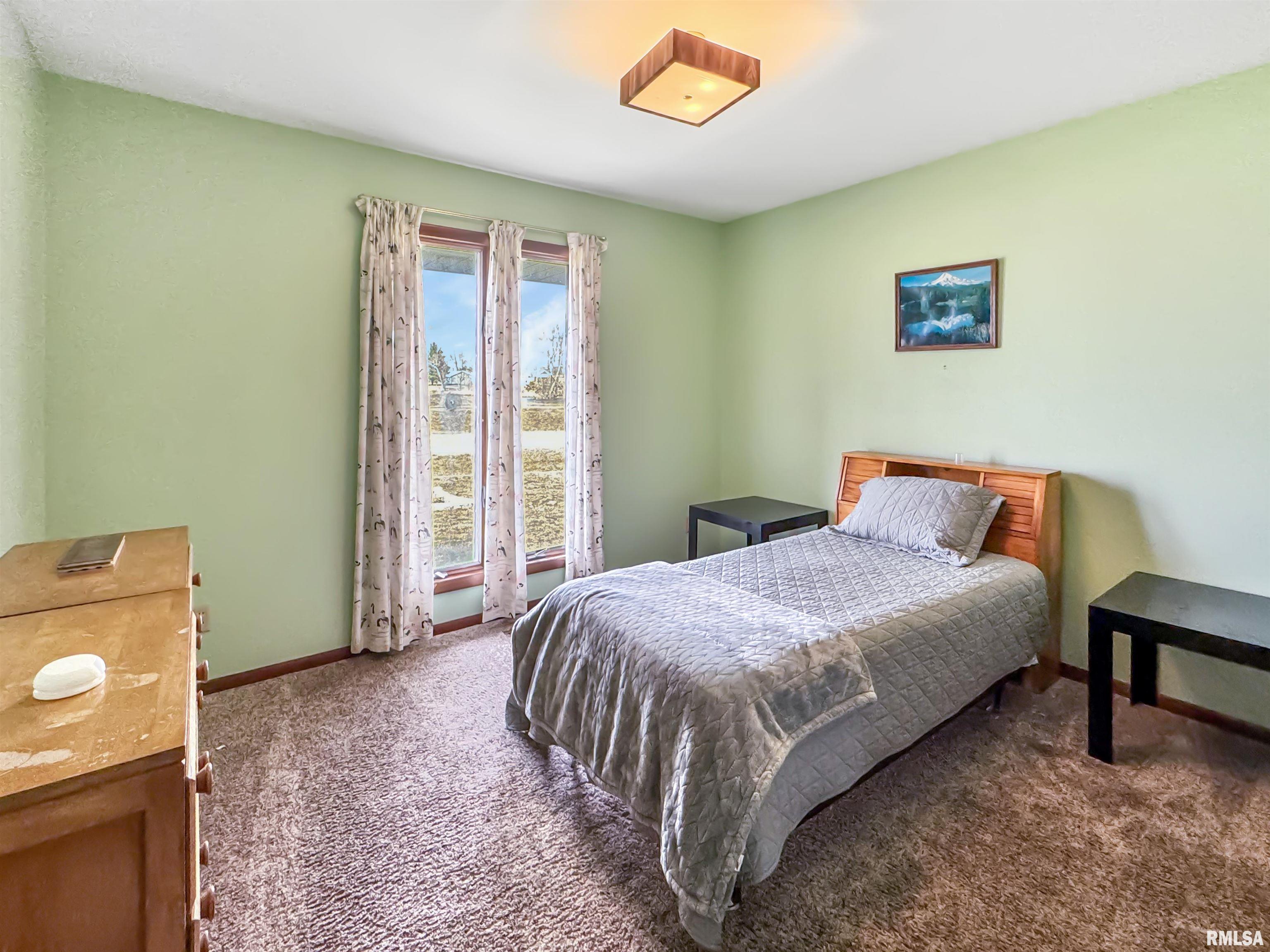 972-910 910 E Street Mount Sterling, IL 62353 - Photo 8 of 20