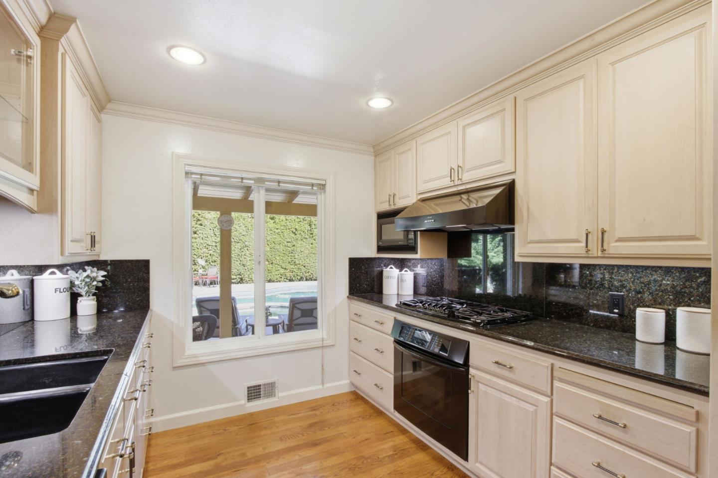 1141 Covington Road Los Altos, CA 94024 - Photo 11 of 40