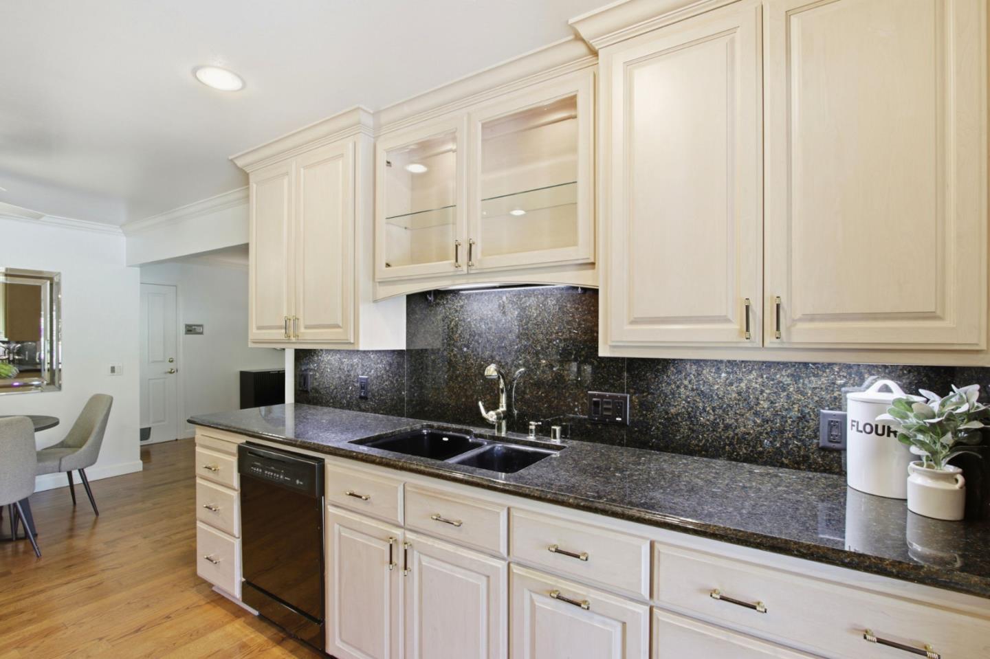 1141 Covington Road Los Altos, CA 94024 - Photo 13 of 40