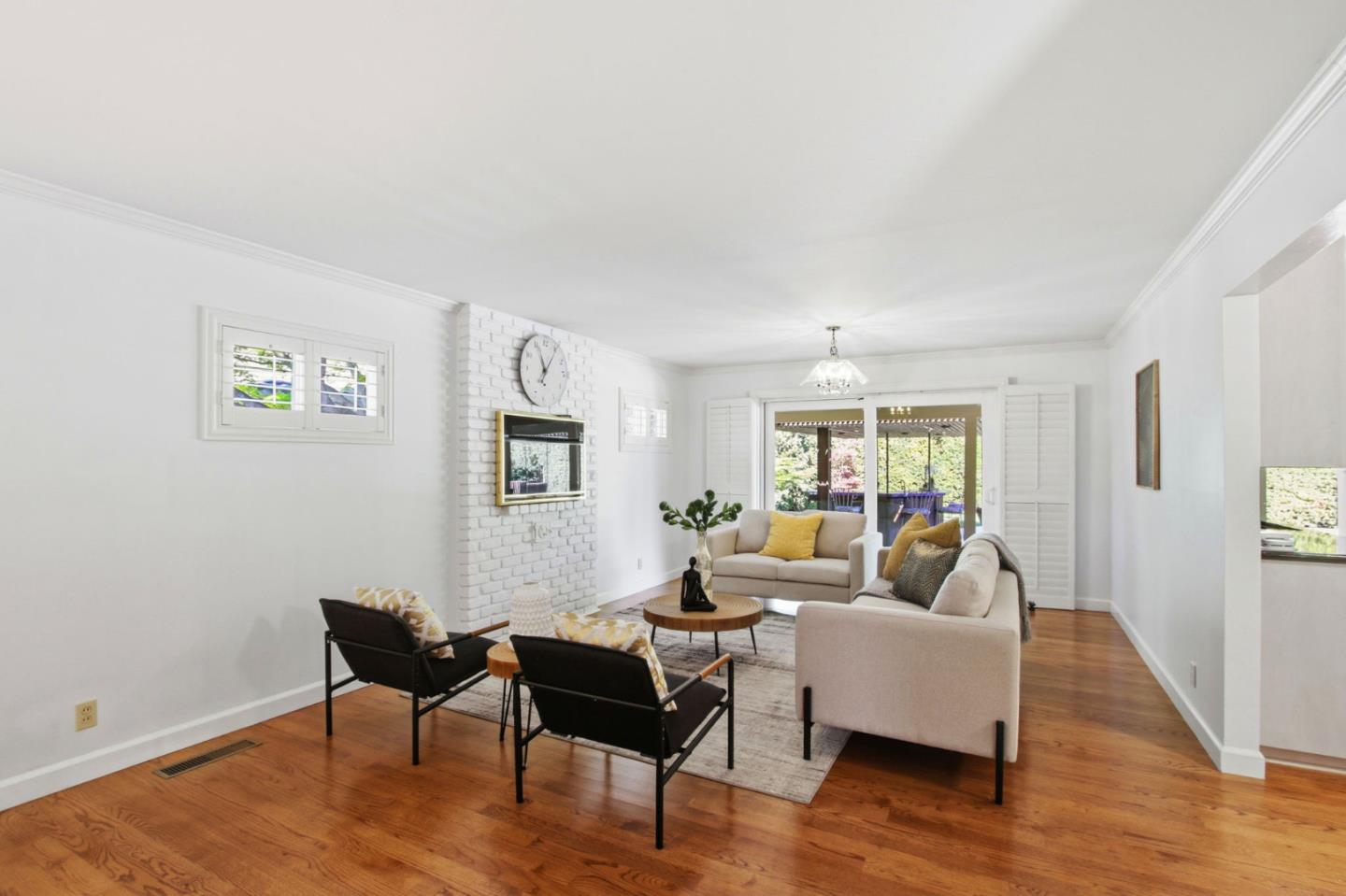 1141 Covington Road Los Altos, CA 94024 - Photo 6 of 40