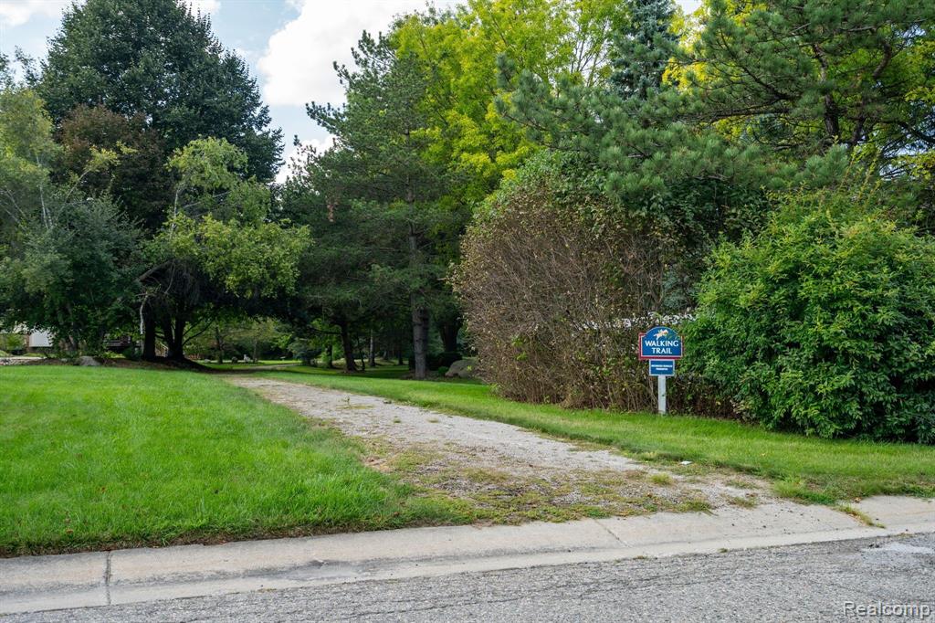3558 Briarbrooke Lane Rochester, MI 48306 - Photo 40 of 45