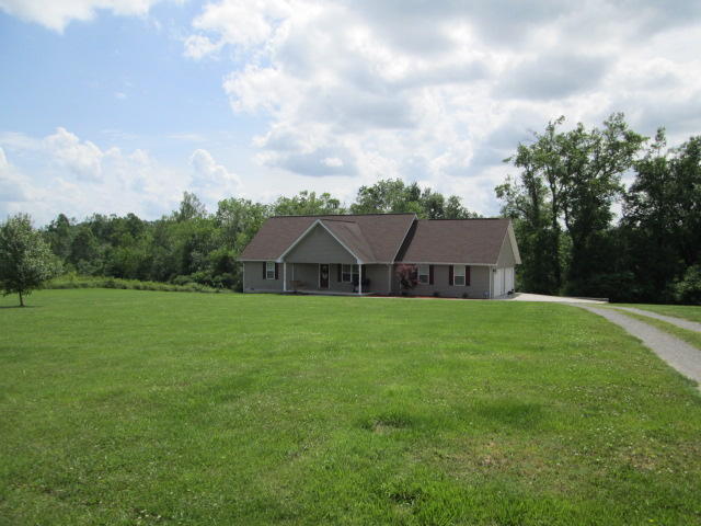 115 Joe Tabor Road Crossville, TN 38571 - Photo 2 of 21 2 Front
