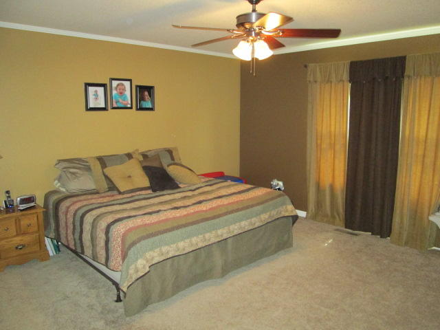 115 Joe Tabor Road Crossville, TN 38571 - Photo 9 of 21 9 Master bedroom