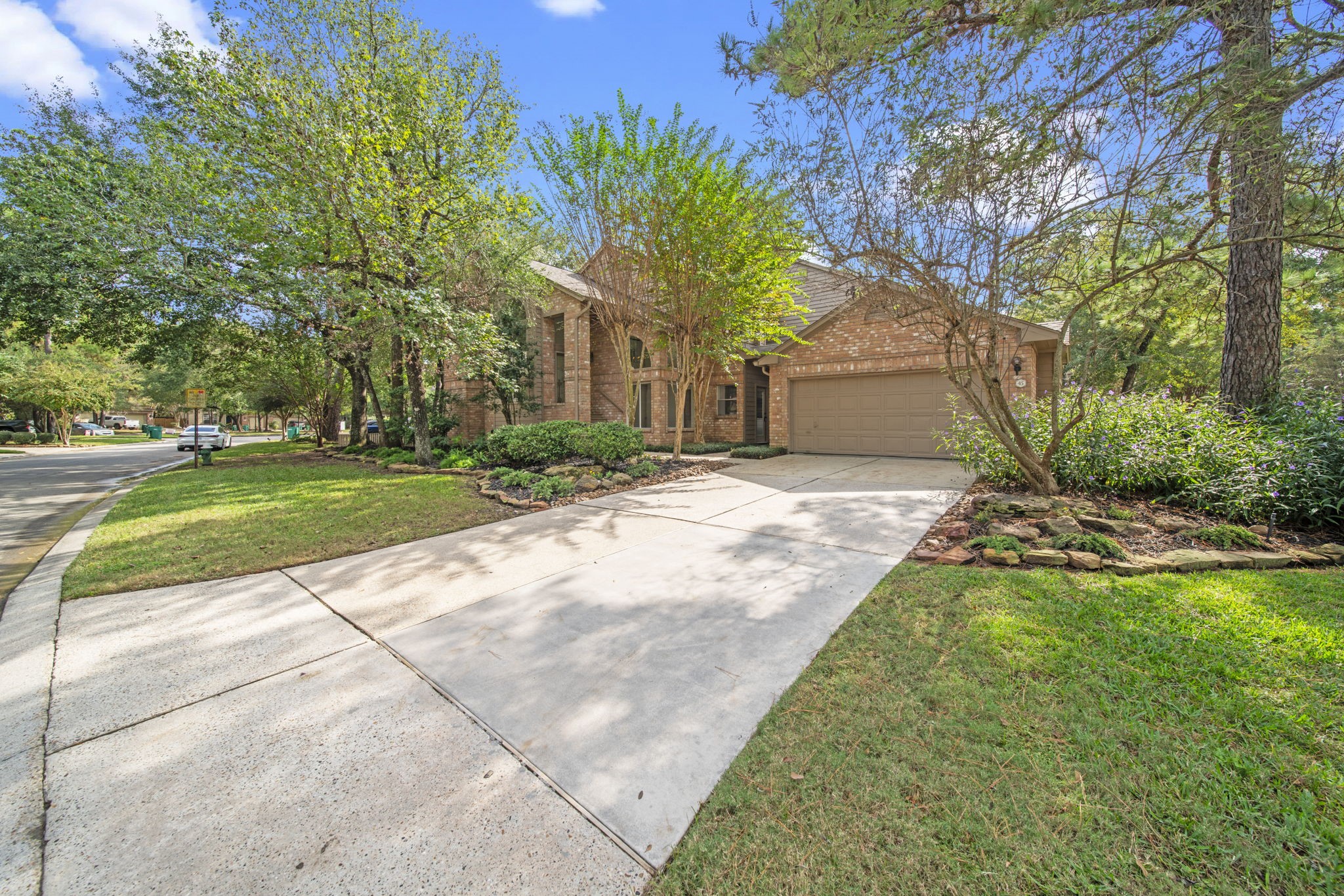 45 North Lakeridge Circle Spring, TX 77381 - Photo 4 of 35
