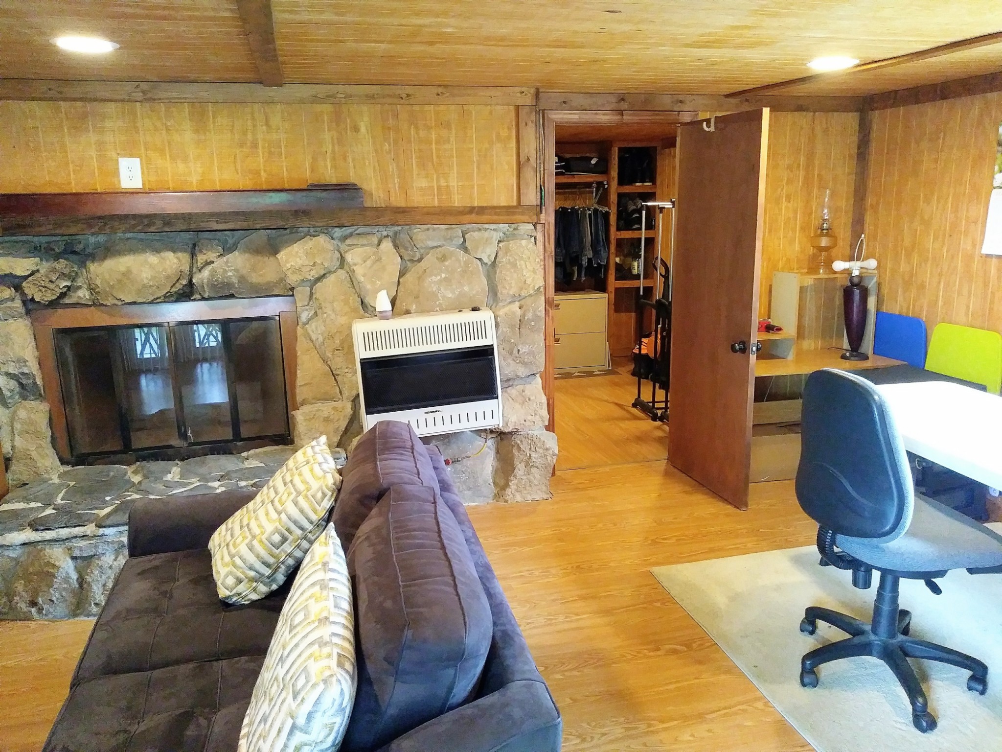 258 Union Ridge Road Wartrace, TN 37183 - Photo 17 of 25 a living room with furniture and a fireplace