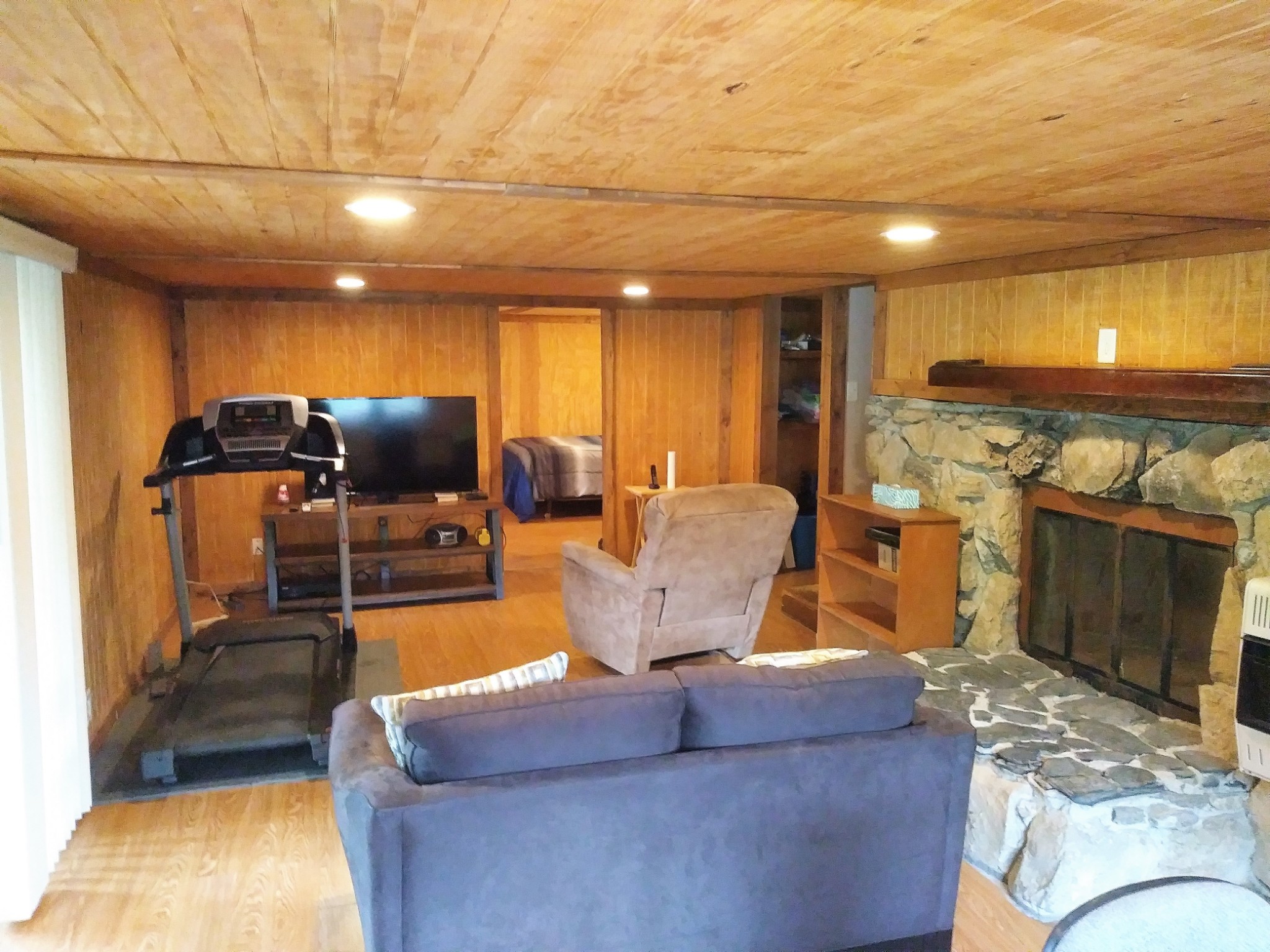 258 Union Ridge Road Wartrace, TN 37183 - Photo 18 of 25 a living room with furniture and a flat screen tv