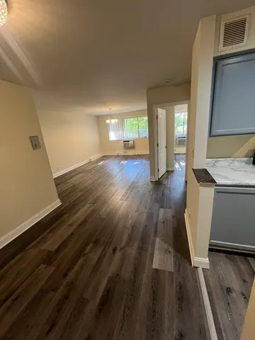 $1,450 | 1471 North Winslowe Drive, Unit 103, Palatine, IL 60074