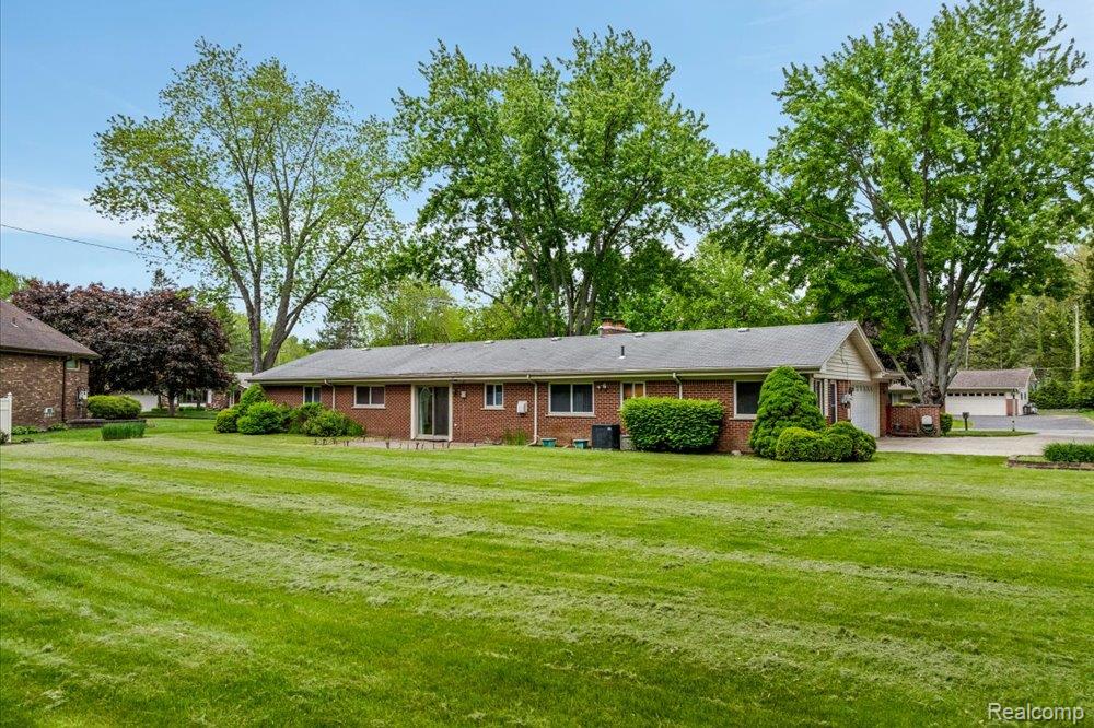 23970 Woodham Road Novi, MI 48374 - Photo 38 of 47