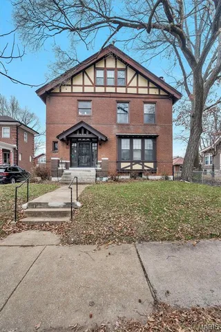 $300,000 | 5854 Waterman Boulevard, St. Louis, MO 63112