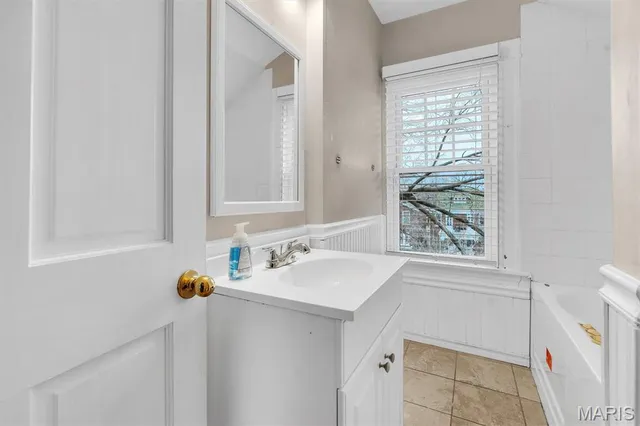 $300,000 | 5854 Waterman Boulevard, St. Louis, MO 63112