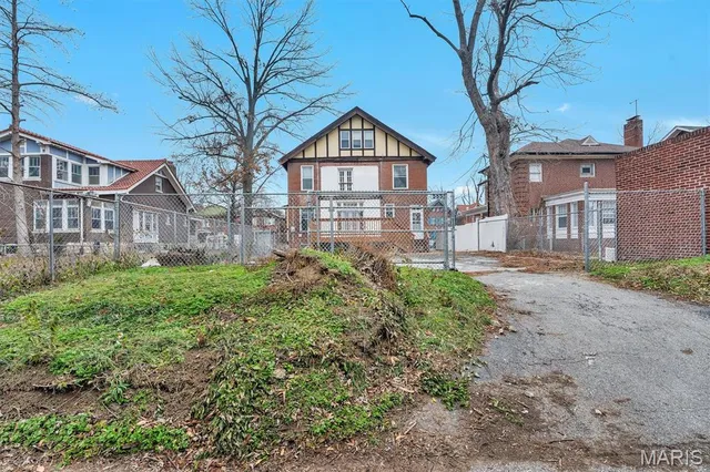 $300,000 | 5854 Waterman Boulevard, St. Louis, MO 63112